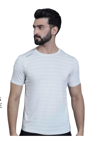 XPEED XP738 X-Lite Fit sports T-shirt in lightweight fabric, shown in a close-up view showcasing its breathable material and fit.