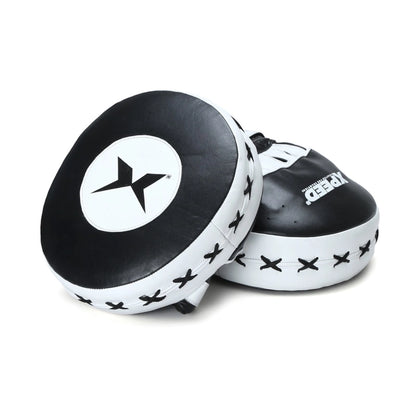 Xpeed XP2806 Elite Fighter Air Pads focused mitts for high-impact boxing training, showing padded focus mitts for professional use.